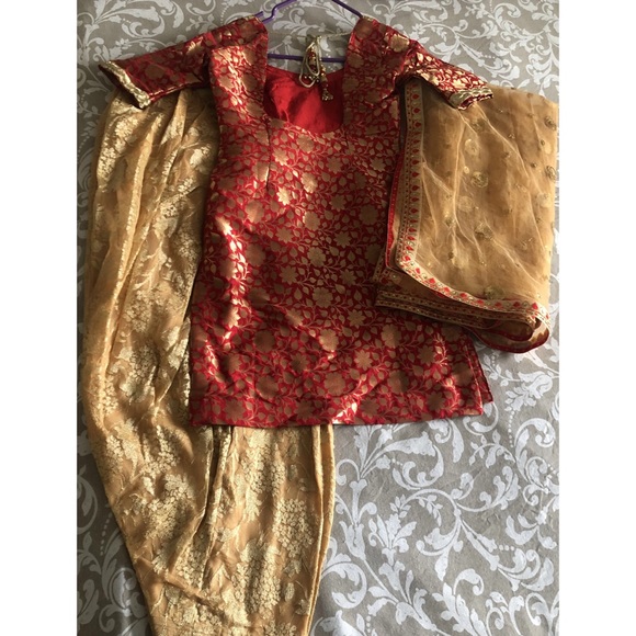 Red Brocade Suit with Lace Salwar - Picture 2 of 2